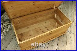 Fantastic Old Pine Extra Large Blanket Box/chest/trunk/table/storage-we Deliver