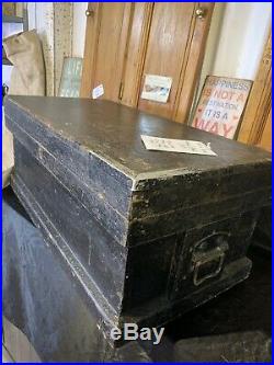 LARGE OLD ANTIQUE RUSTIC BLACK TRUNK / CHEST / STORAGE BOX (Coffee Table)