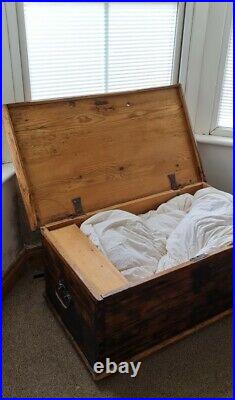 Large Otoman Trunk Storage Chest Treasure/memory/blanket Box. Wooden Oak