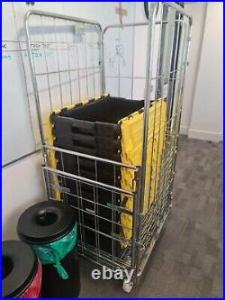 Large Plastic Black Attached Lid Containers x30 & Cage Included