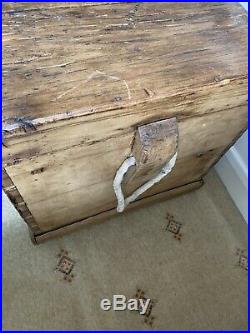 Large Solid Wooden Chest/Blanket Box/Storage Trunk/Coffee Table Furniture