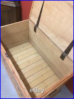 Large Stipped Pine Storage Chest / Blanket Box Sn-811a