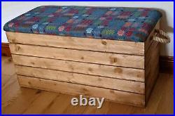 Wooden storage box with seat Lid